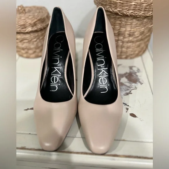 Calvin Klein snip toe callia  Pumps - Picture 5 of 6